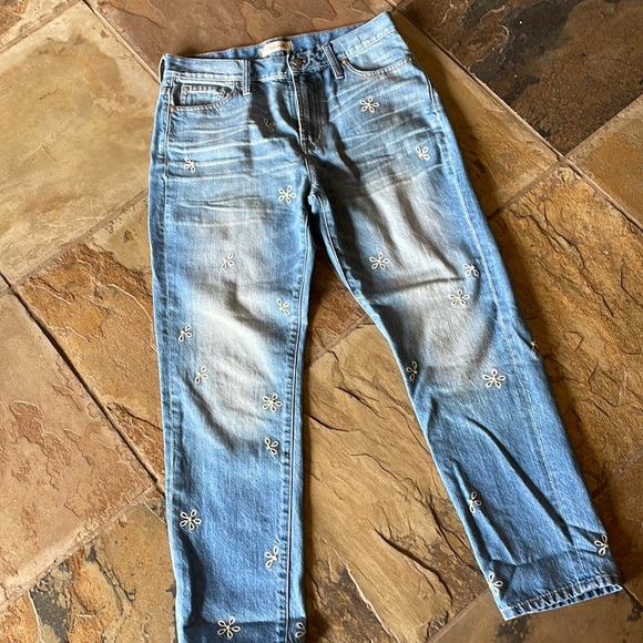 Madewell Denim - Super cute embroidered Madewell jeans in a size 30